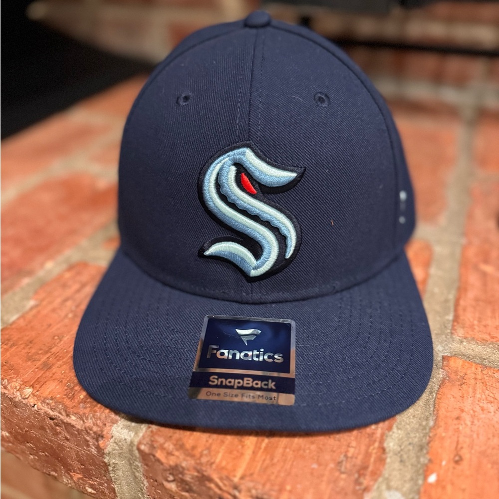 NWT Seattle Kraken snap back hat